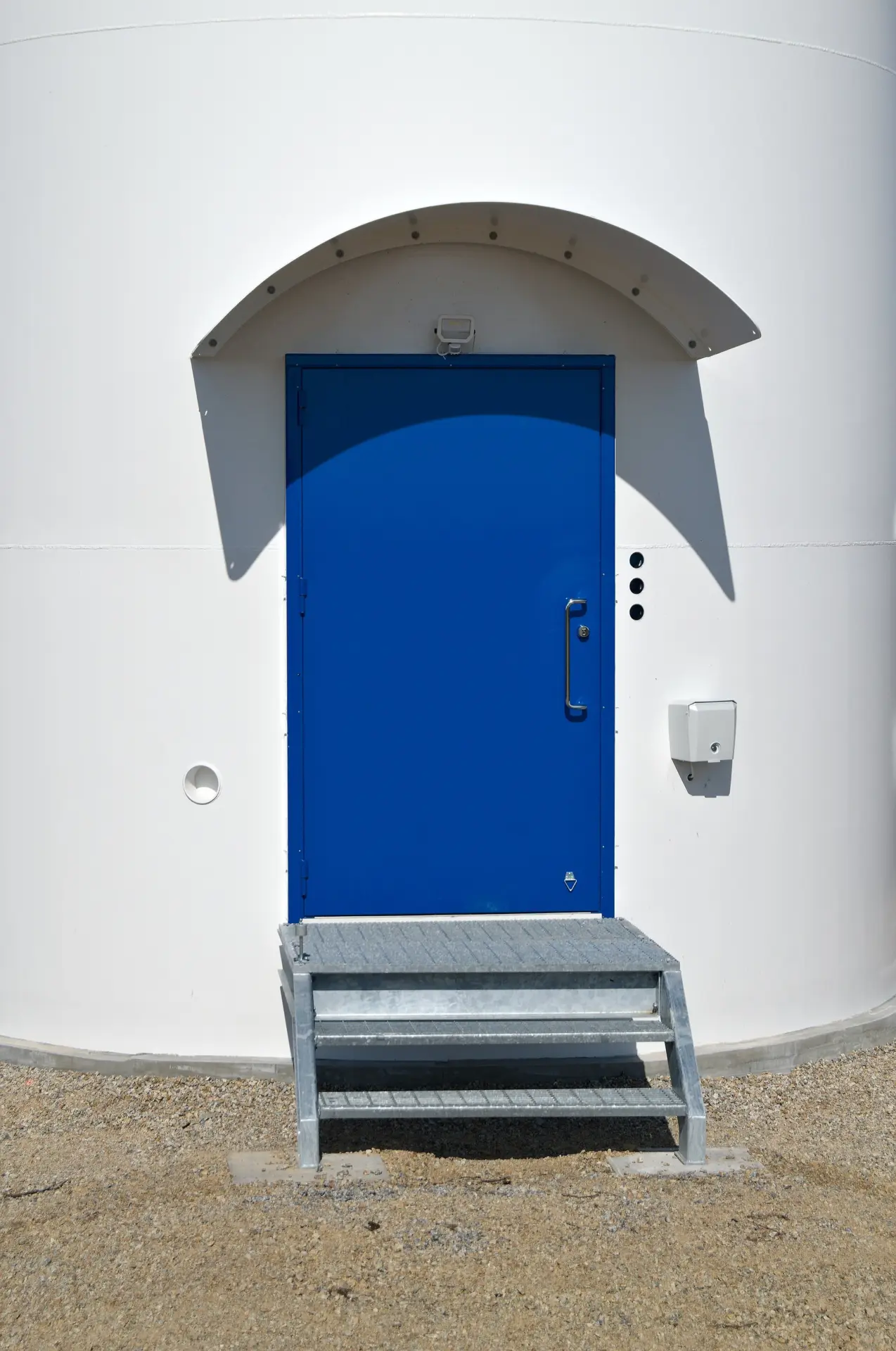 Kaunispää weather radar tower door