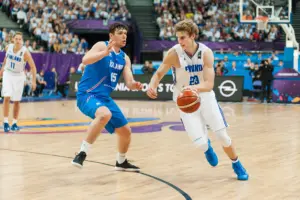 Kuvituskuva: Lauri Markkanen jäi vaisuksi Utah Jazzin avausottelussa