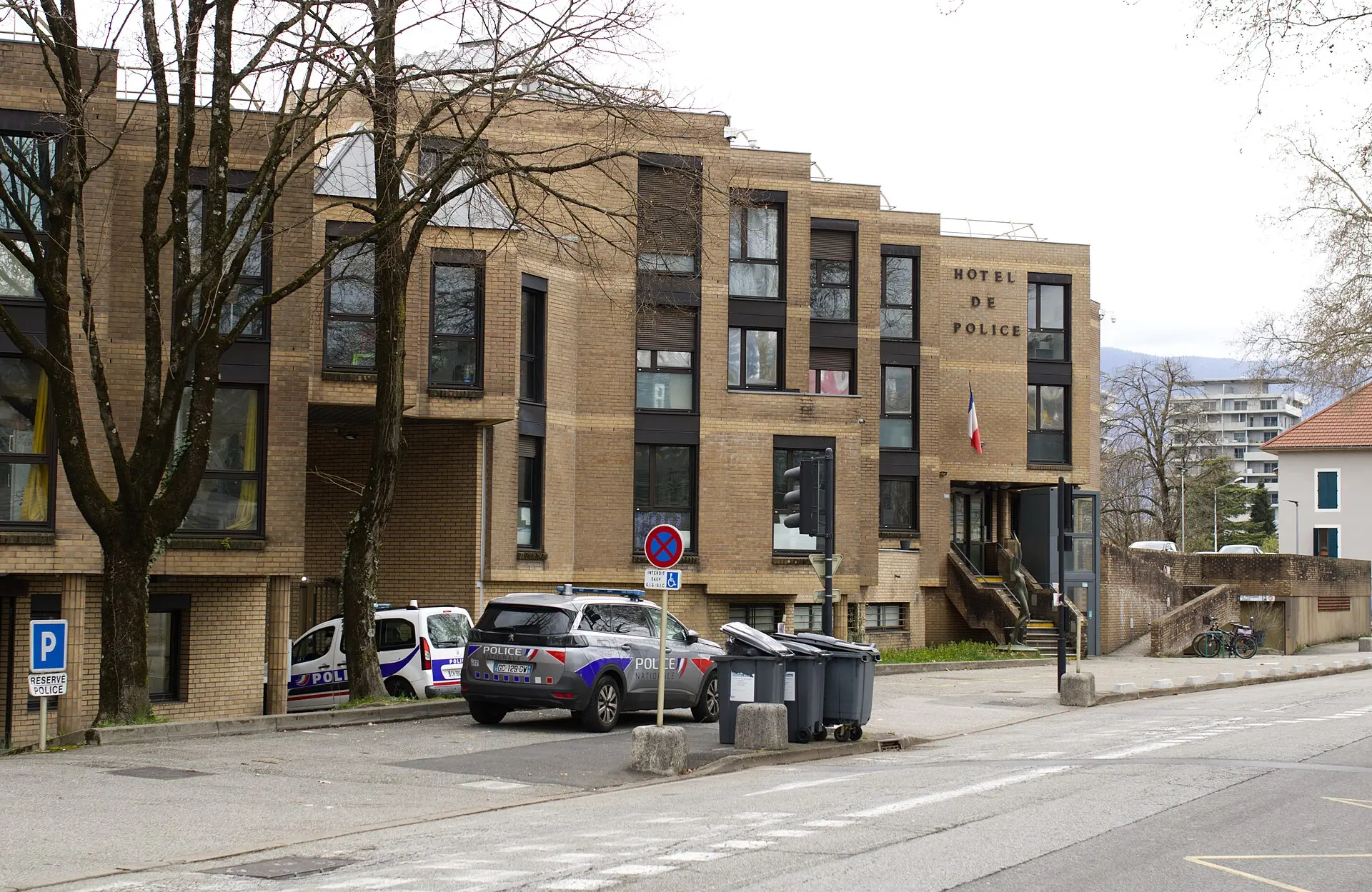Poliisi